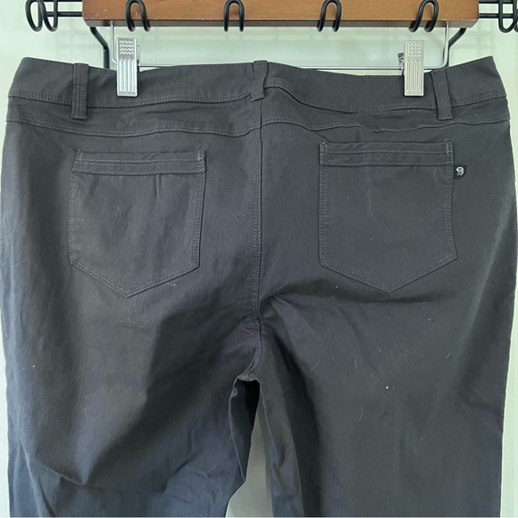 EUC Mountain Hardwear women’s black hiking pants, size 8 - Picture 6 of 9